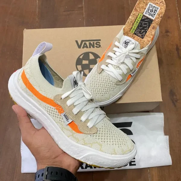 Vans vr3