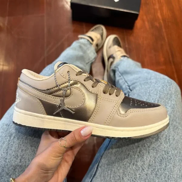 TENIS NIKE JORDAN HOLOGRAFICO FEMININO