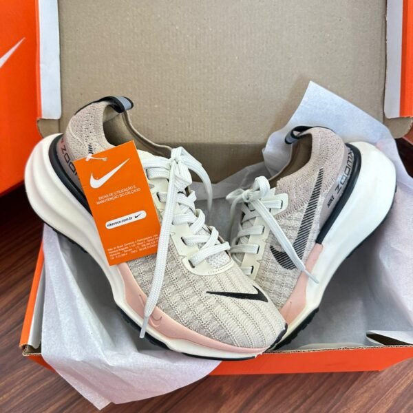 NIKE ZOOM INVINCIBLE