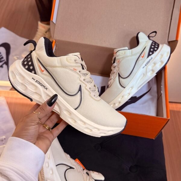 NIKE REACT ZOOM